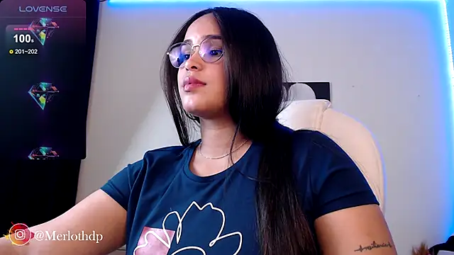 Merloth xxx strip on cam for live porn chat