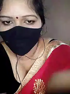 Midhly xxx strip on cam for live porn chat