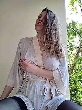 SexyMichellexo xxx strip on cam for live porn chat