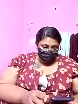 Tamil-jaanu xxx strip on cam for live porn chat