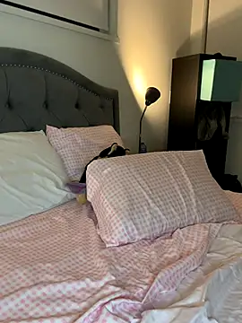 X_peachy_squirter_x xxx strip on cam for live porn chat