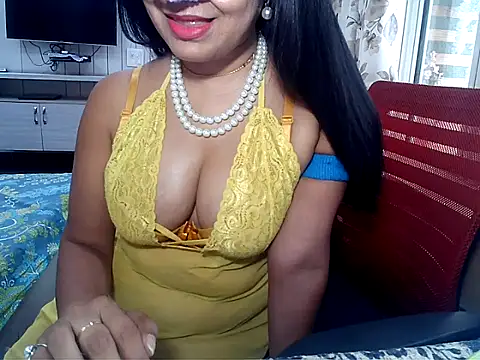 Yourradhika xxx strip on cam for live porn chat