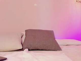 Shelynna, ? nude before cam. Free Live Sex Chat Room