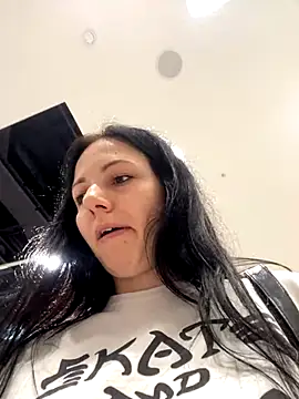 Ellie_Bellie xxx strip on cam for live porn chat