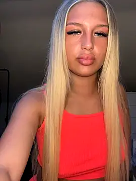 Hornyblondy28 xxx strip on cam for live porn chat