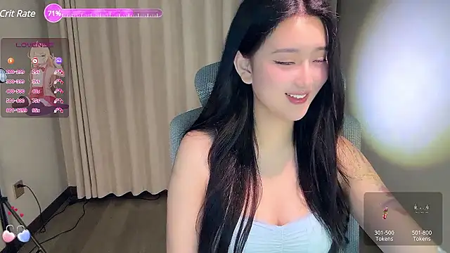 Qwqing xxx strip on cam for live porn chat