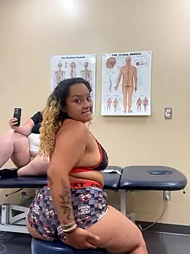 Diamondbebe96 xxx strip on cam for live porn chat