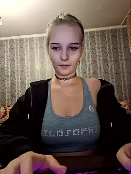 Fuckmedaddy404 xxx strip on cam for live porn chat