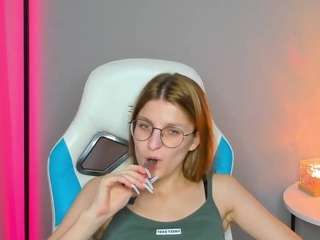 Lisa-Curtis nude before cam. Free Live Sex Chat Room