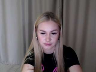 LoissPeach nude before cam. Free Live Sex Chat Room