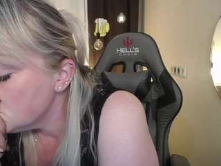 AmandaSkript nude before cam. Free Live Sex Chat Room