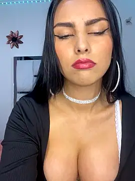 Kittyrose00 xxx strip on cam for live porn chat