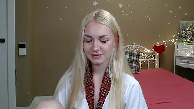 LoissPeach xxx strip on cam for live porn chat