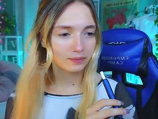SwettyMolly nude before cam. Free Live Sex Chat Room