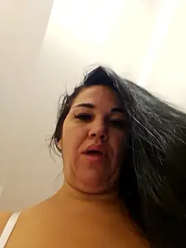VickyDivine xxx strip on cam for live porn chat