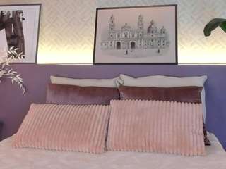 Elle Diane , ? nude before cam. Free Live Sex Chat Room