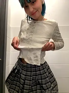 Bigbabykiki xxx strip on cam for live porn chat