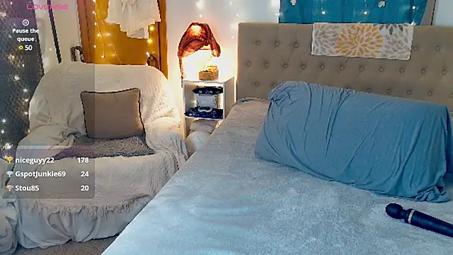 ChantillyBonbon xxx strip on cam for live porn chat