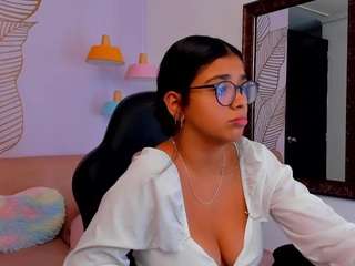 GiiaFu nude before cam. Free Live Sex Chat Room