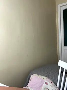 HeyitsCarly xxx strip on cam for live porn chat