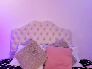 MiaRendon nude before cam. Free Live Sex Chat Room