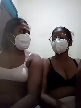 SexyMaxies xxx strip on cam for live porn chat