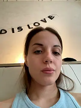 AmiLavs xxx strip on cam for live porn chat