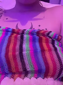 Queenlo_xxx xxx strip on cam for live porn chat