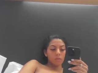 Sweet Lulu nude before cam. Free Live Sex Chat Room