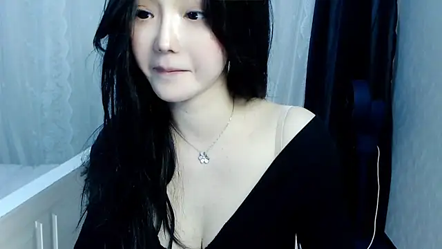 Lililoveapple xxx strip on cam for live porn chat