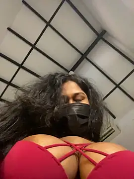 Queen-Of-Spades xxx strip on cam for live porn chat