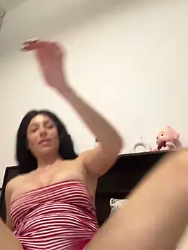 SexySophiaax xxx strip on cam for live porn chat