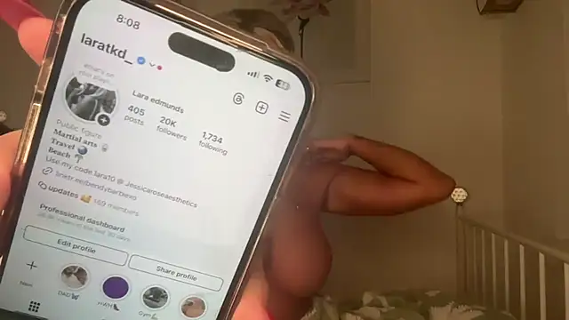 BendyBarbie xxx strip on cam for live porn chat