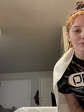 Hunnybee_alleh xxx strip on cam for live porn chat