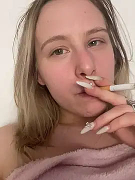 Linchenhoney21 xxx strip on cam for live porn chat