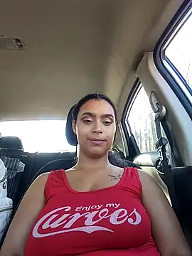 Cinnaminnie xxx strip on cam for live porn chat