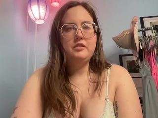 Happy Lil Camgirl nude before cam. Free Live Sex Chat Room