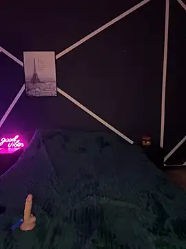 Miasquirtss xxx strip on cam for live porn chat