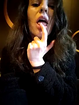 Saidaskye xxx strip on cam for live porn chat