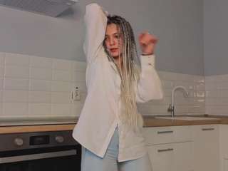 ElswythClose nude before cam. Free Live Sex Chat Room