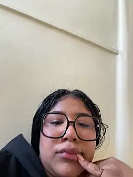 Romy_leen xxx strip on cam for live porn chat