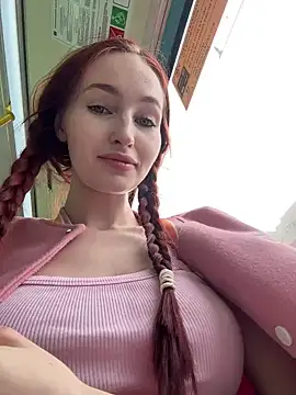 SnappyHappy xxx strip on cam for live porn chat