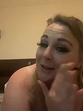 Laceygreen xxx strip on cam for live porn chat