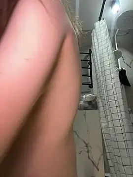 Bambi-Live xxx strip on cam for live porn chat
