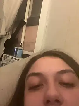 Itzcheyduh xxx strip on cam for live porn chat