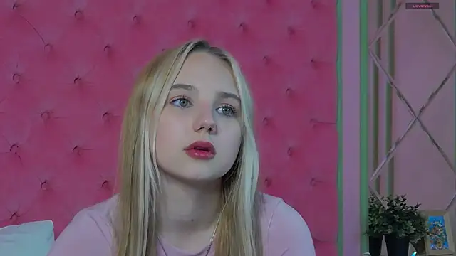 Sky_Cutie xxx strip on cam for live porn chat