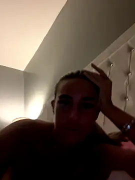EllieMaeBaby xxx strip on cam for live porn chat
