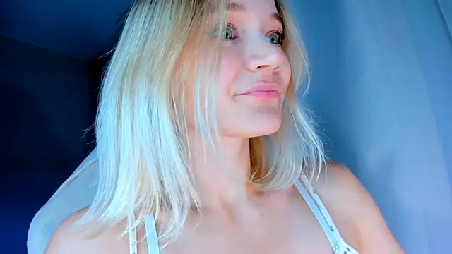 JennyWoody xxx strip on cam for live porn chat