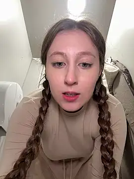 FroggyAnna xxx strip on cam for live porn chat