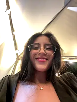 Juanita-Diaz xxx strip on cam for live porn chat